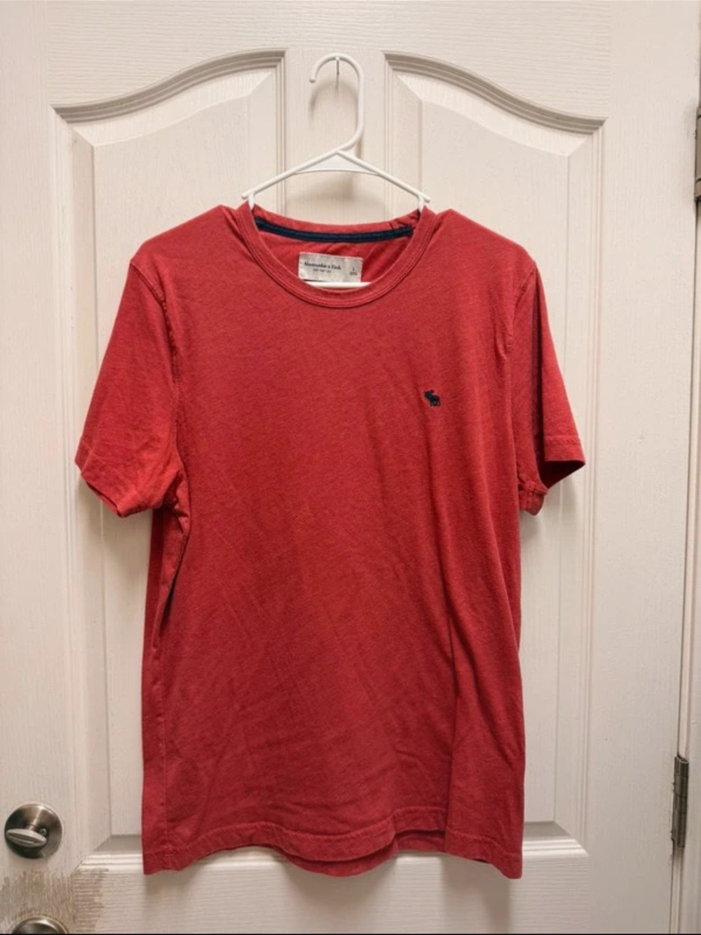 Size L Mens Abercrombie & Fitch Red Short-Sleeve Crewneck T-Shirt